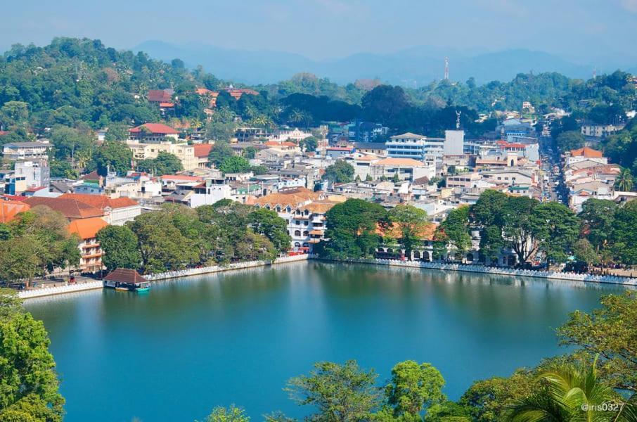 Golden Villa Kandy - "Free Pickup From Kandy " Exterior foto